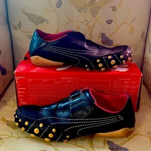 Leather puma tennis shoes 10